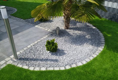 Gartenecke mit Kunstrasen